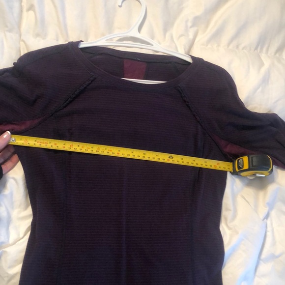 Excellent Condition 9/10 Lululemon Full Tilt LS - Picture 9 of 14